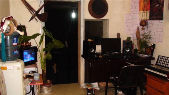 阿苏听史成都录鬼棚《进棚前注意事项》 - 阿苏 - 中国彝族太阳火组合阿苏听史成都音乐工作室 阿苏听史成都录鬼棚《进棚前注意事项》 - 阿苏 - 中国彝族太阳火组合阿苏听史成都音乐工作室