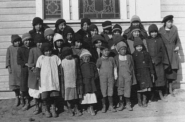 被加拿大抛弃的民族:曾遭遇“纳粹式”文化抹杀 