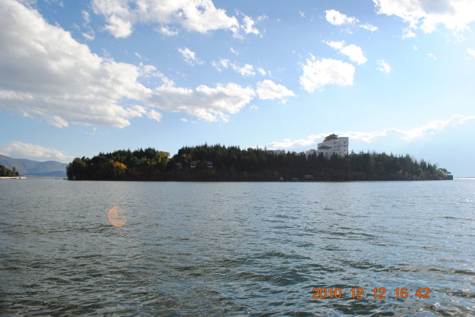 半月谈主题征文第一篇：《大理，人间天堂》